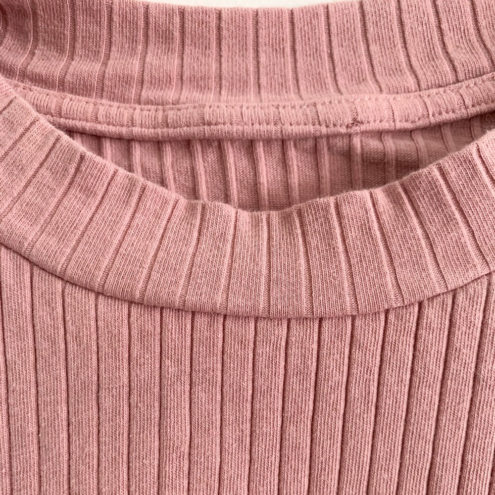 Mauve Ribbed Crop Top - Picture 2 of 3